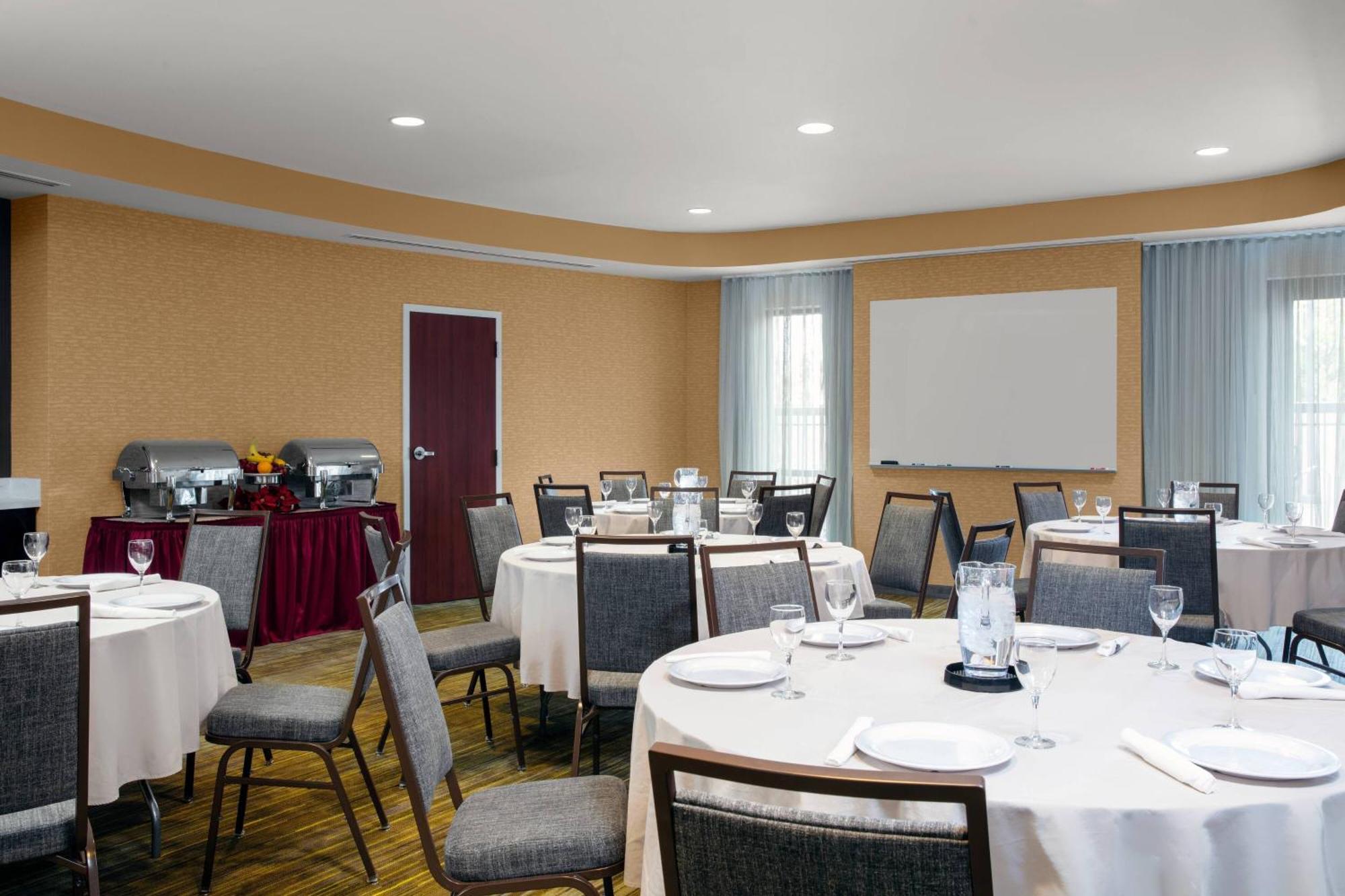 Courtyard By Marriott Jacksonville I-295/East Beltway Εξωτερικό φωτογραφία