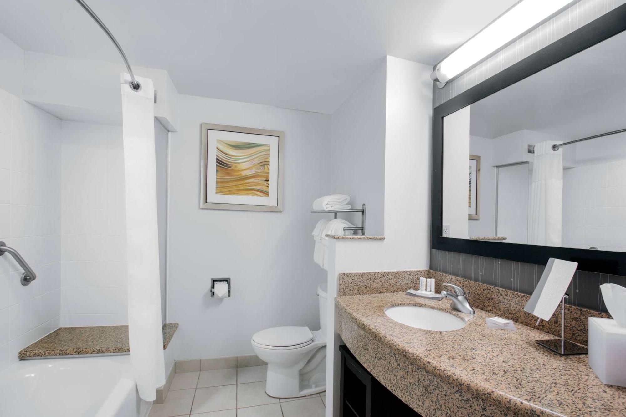 Courtyard By Marriott Jacksonville I-295/East Beltway Εξωτερικό φωτογραφία