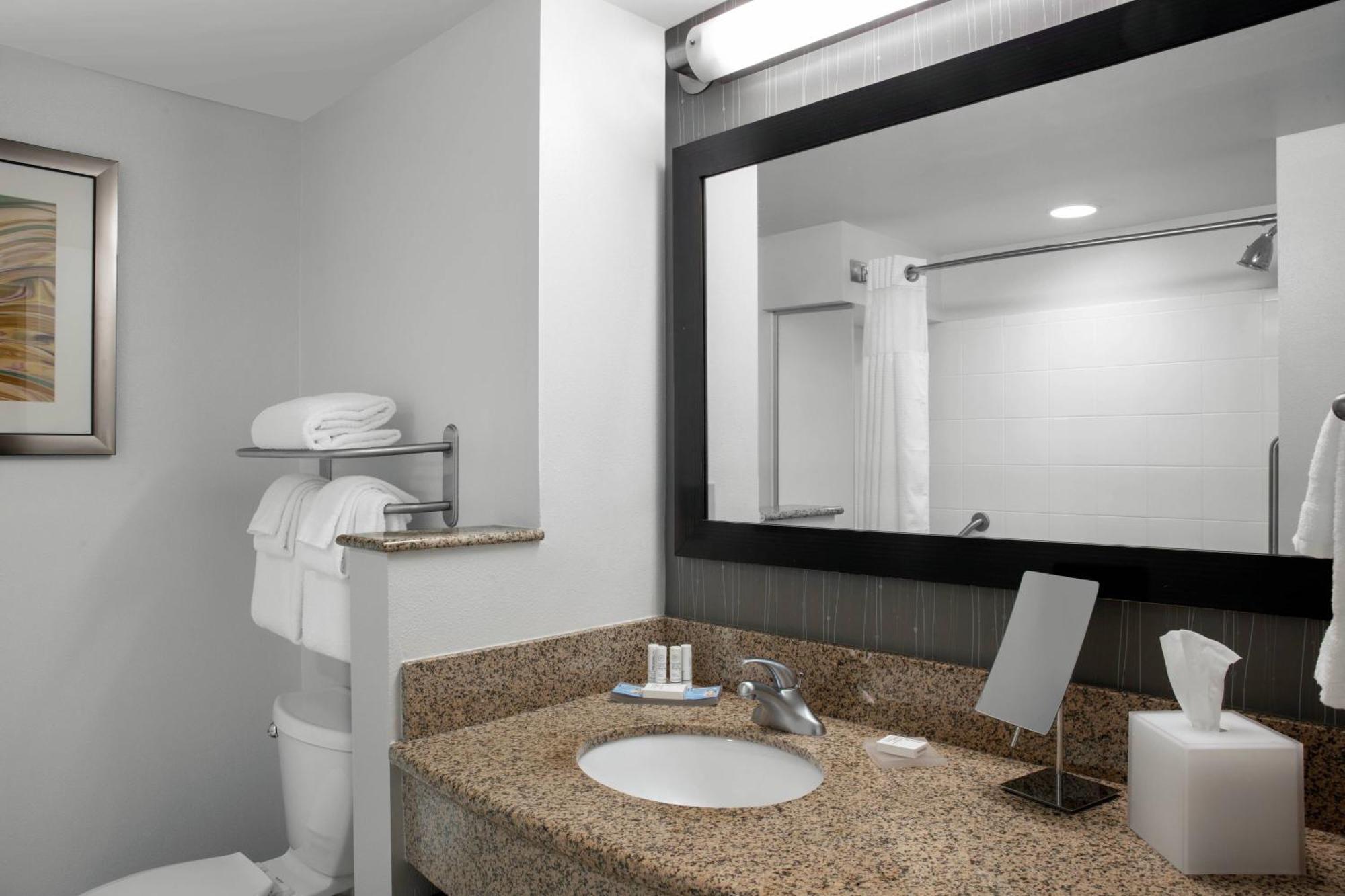 Courtyard By Marriott Jacksonville I-295/East Beltway Εξωτερικό φωτογραφία